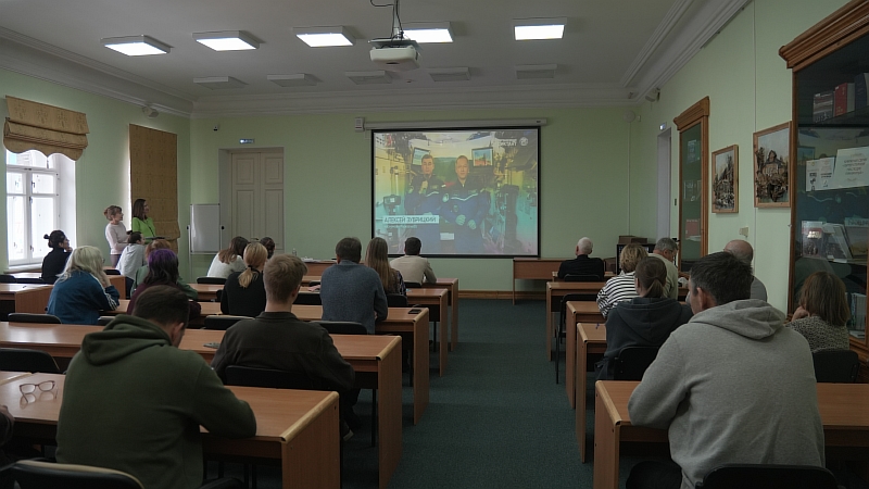 30 ноября Дальневосточная государственная научная библиотека приняла участие в ежегодной международной просветительской акции «Географический диктант-2025»